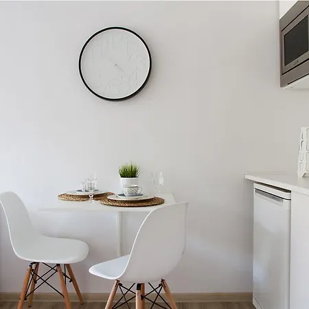 Sweet Old Town Apartment *